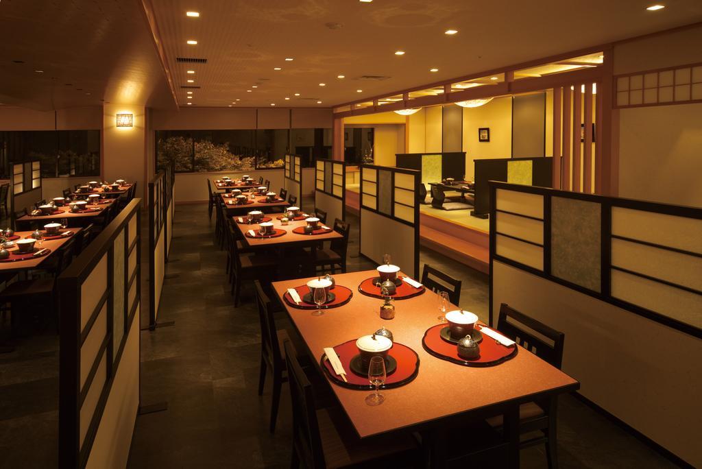 Royal Hotel Yamanaka Onsen Kajikaso Кага Екстериор снимка