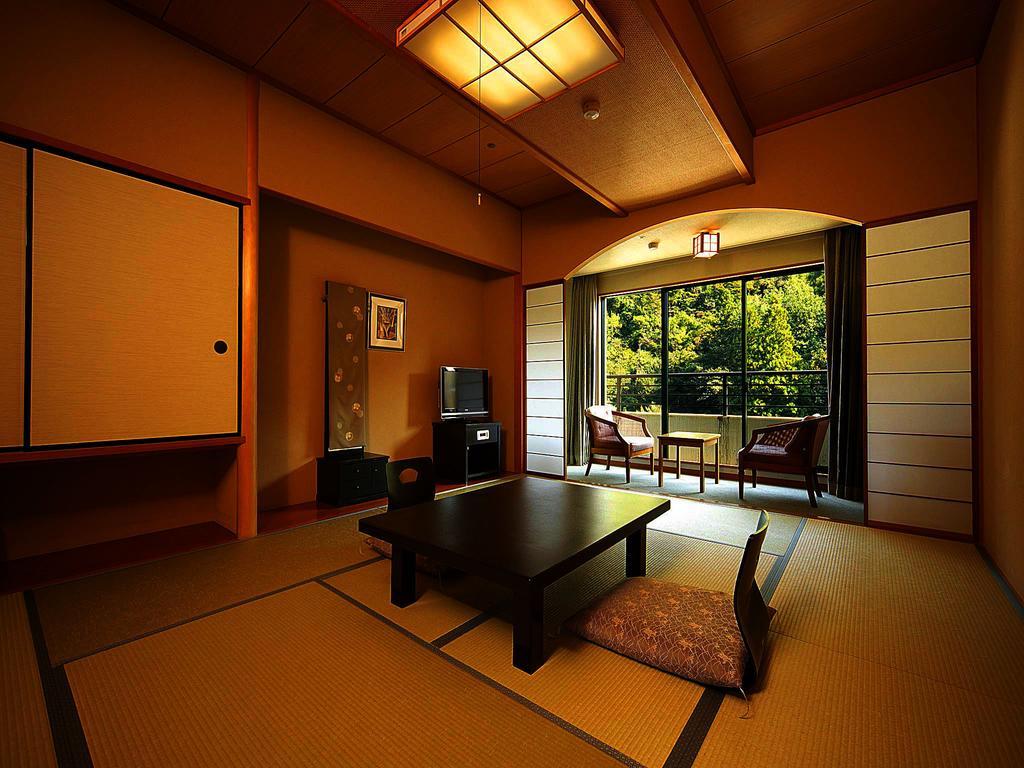 Royal Hotel Yamanaka Onsen Kajikaso Кага Екстериор снимка