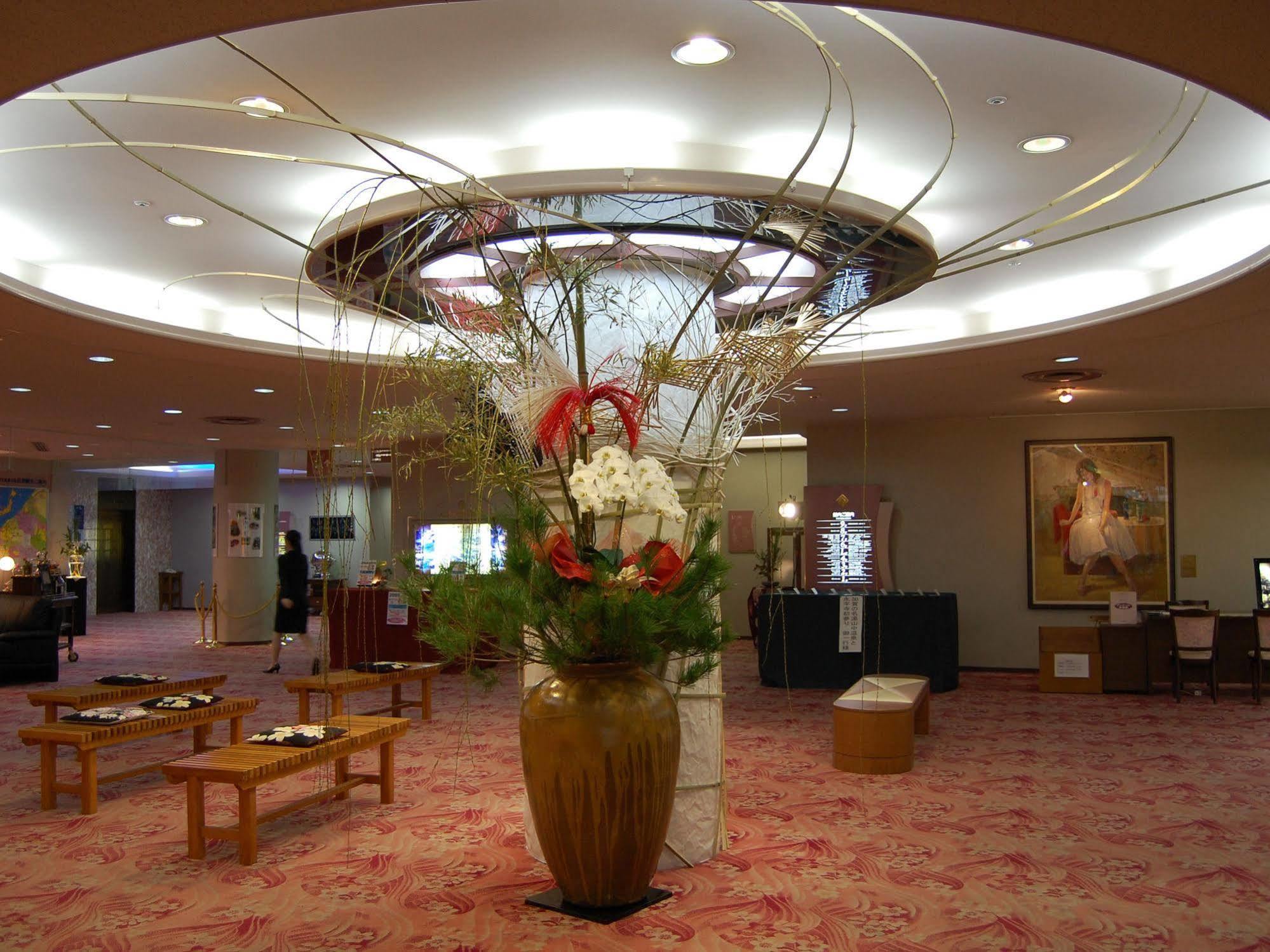 Royal Hotel Yamanaka Onsen Kajikaso Кага Екстериор снимка