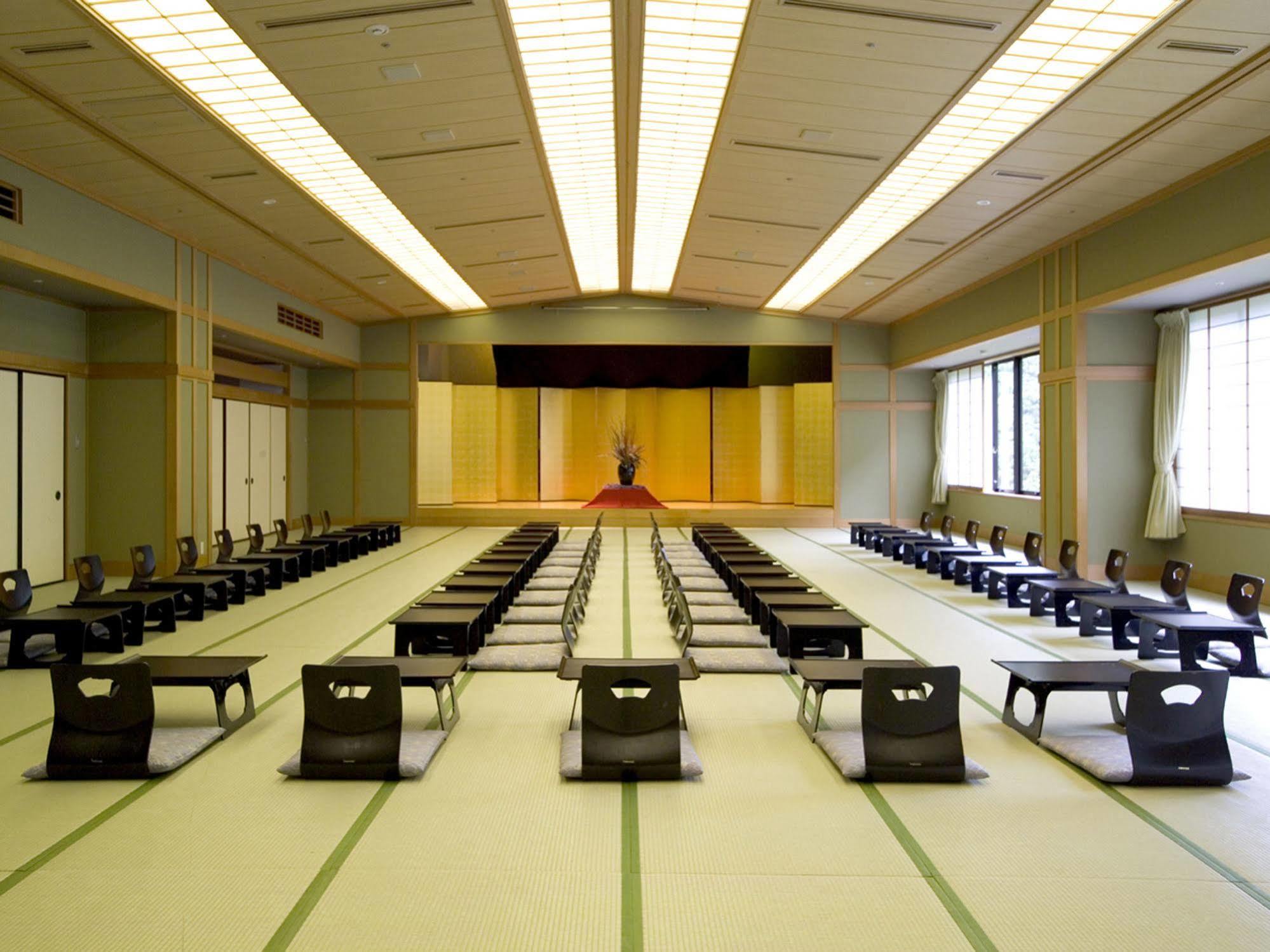 Royal Hotel Yamanaka Onsen Kajikaso Кага Екстериор снимка