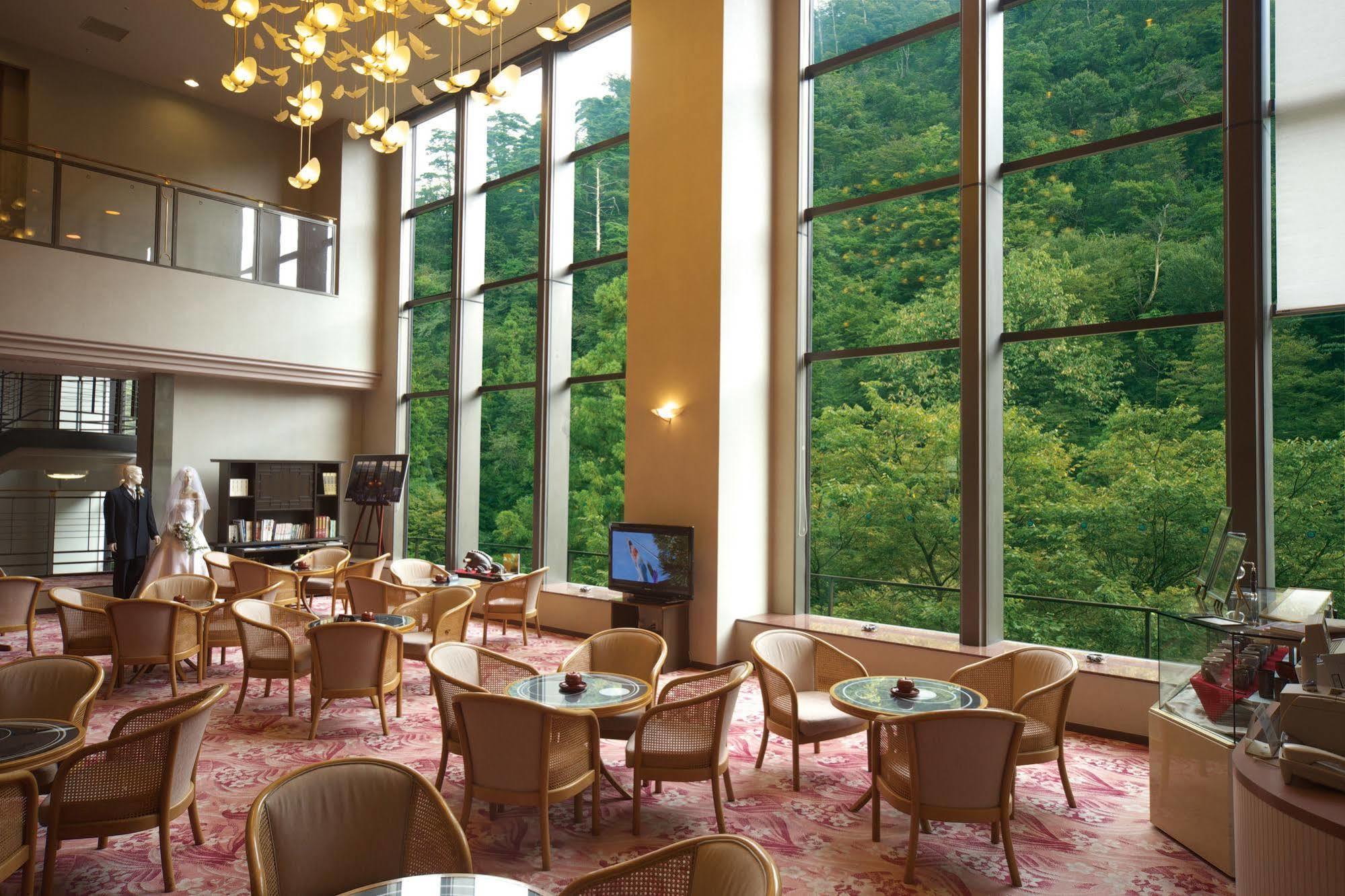 Royal Hotel Yamanaka Onsen Kajikaso Кага Екстериор снимка